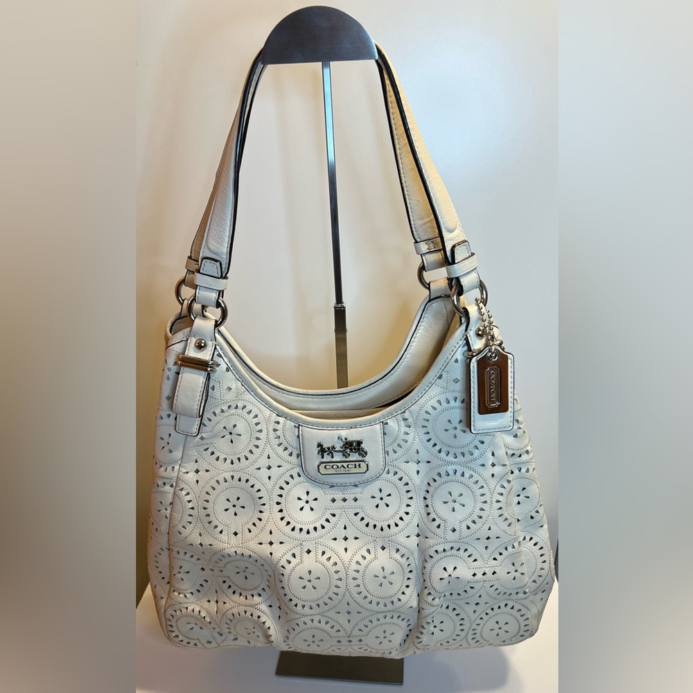 COACH Laser Cut Ivory Maggie Shoulder Bag Silver Hardware 2 Tags and Dustbag